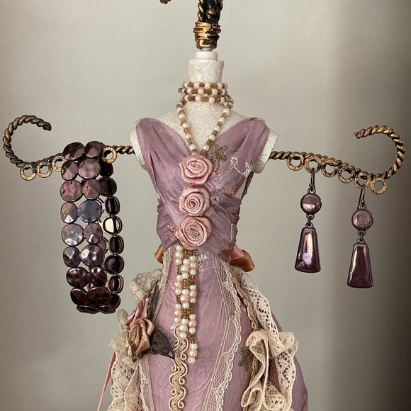 NWOT - Liz Claiborne Modern Bronze Necklace Earrings Bracelet Set - Picture 4 of 10